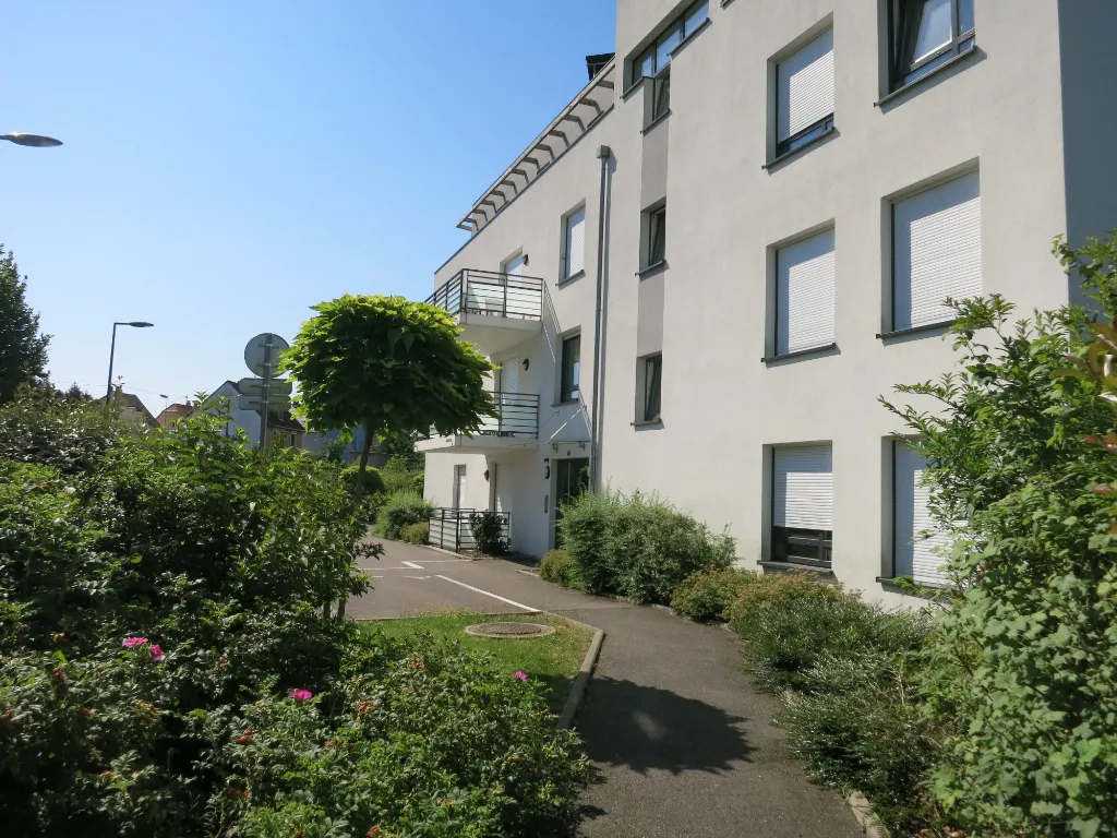 À vendre : Appartement 3 pièces avec grande terrasse à Hoenheim 