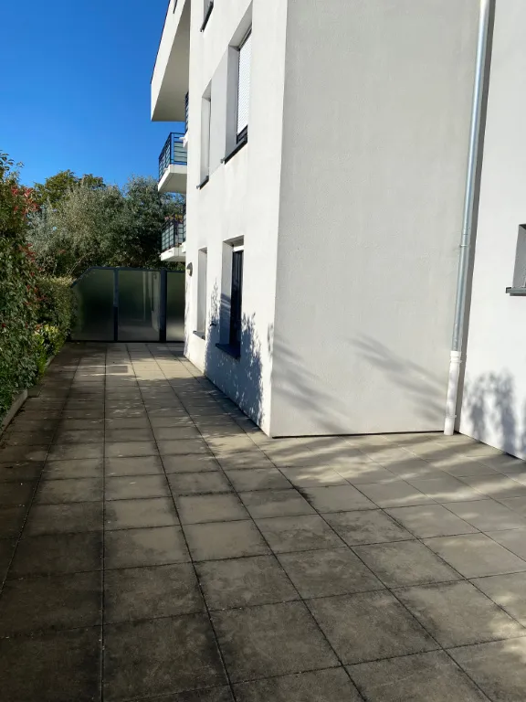 À vendre : Appartement 3 pièces avec grande terrasse à Hoenheim 