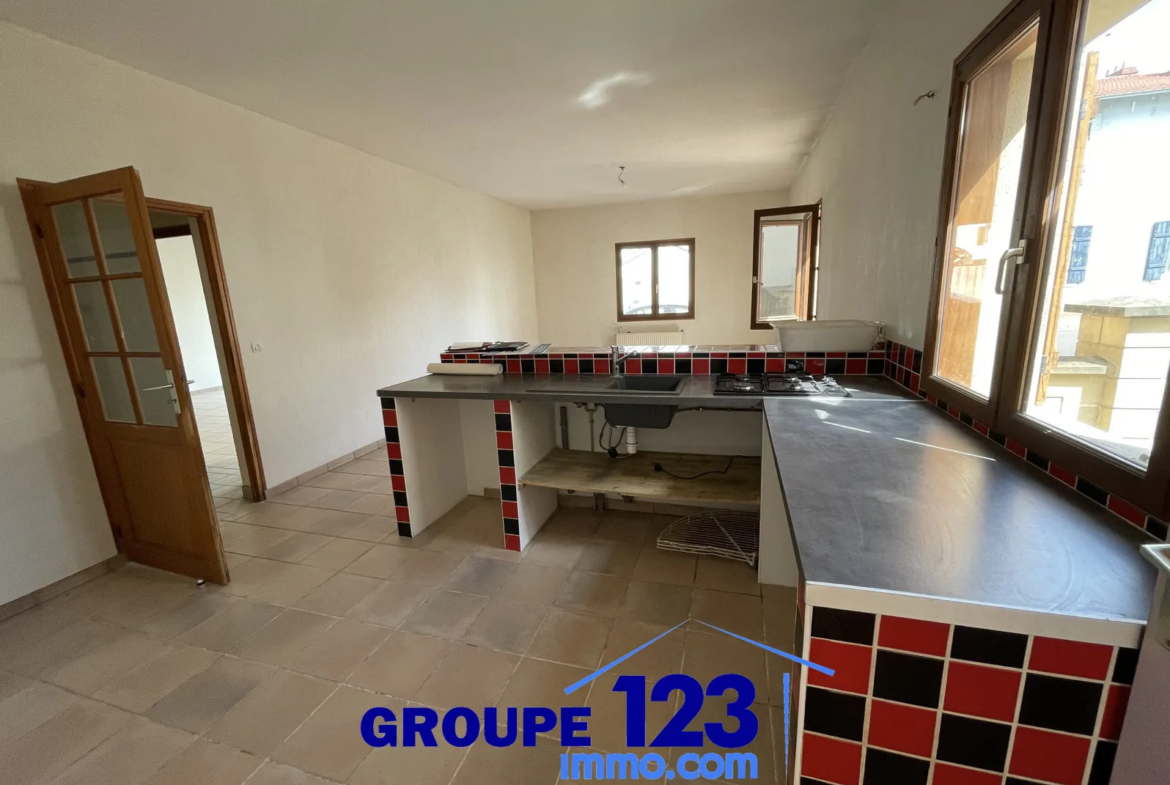 Pavillon à Migennes - 4 chambres et jardin de 1183 m² à vendre 