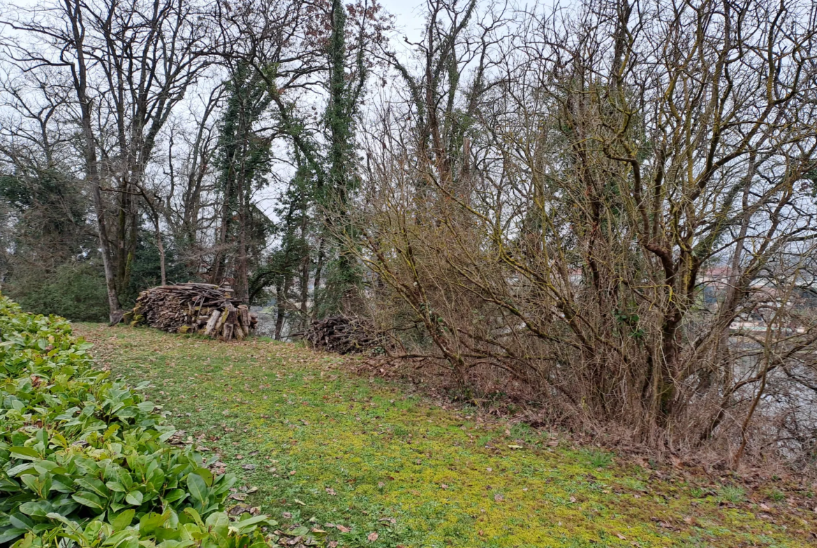 Villa à Casseneuil avec vue sur le Lot à vendre 