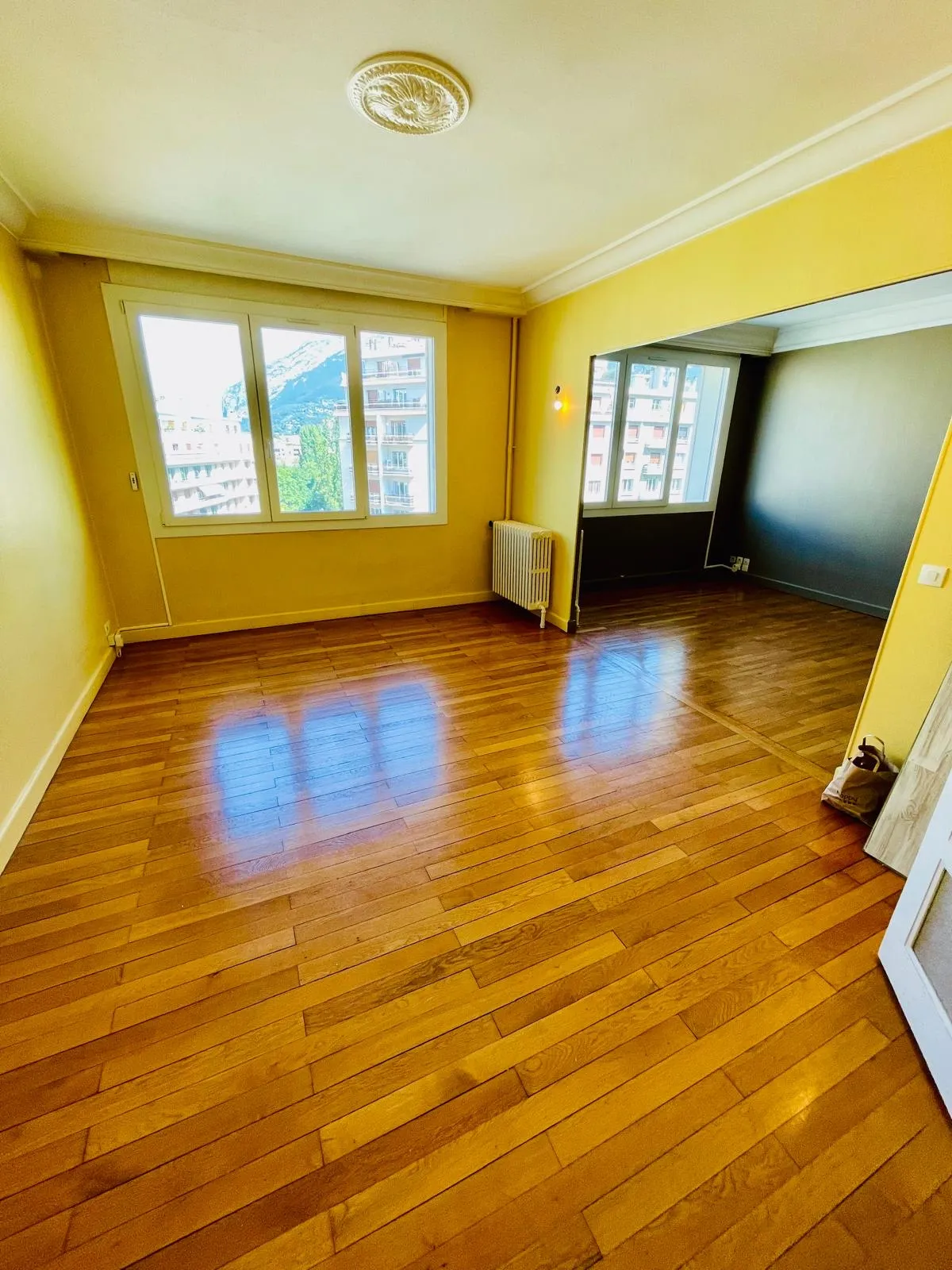 Spacieux T4 88 m² à Grenoble, plein sud avec balcon 