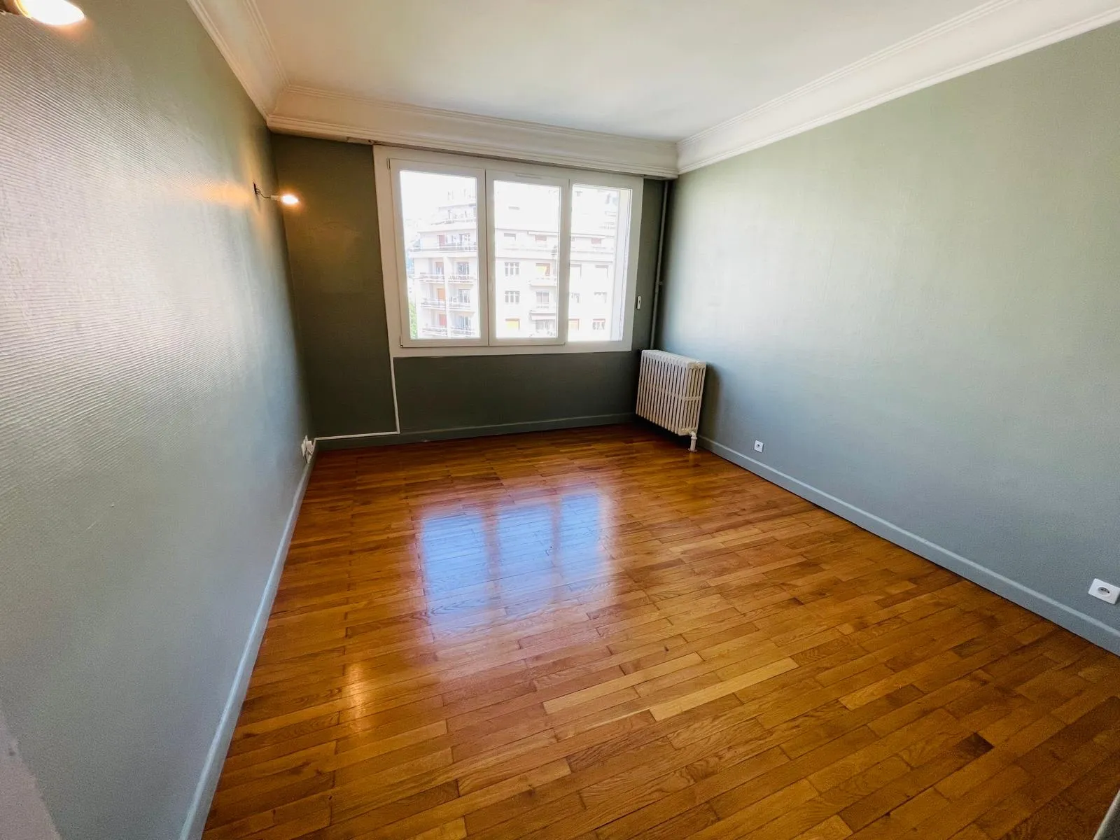 Spacieux T4 88 m² à Grenoble, plein sud avec balcon 