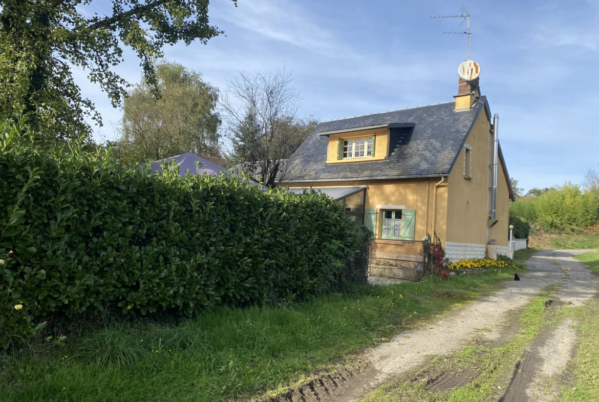 Maison de Campagne à St Meard sur 1,2 Hectare avec Garage 