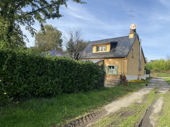 Maison de Campagne à St Meard sur 1,2 Hectare avec Garage