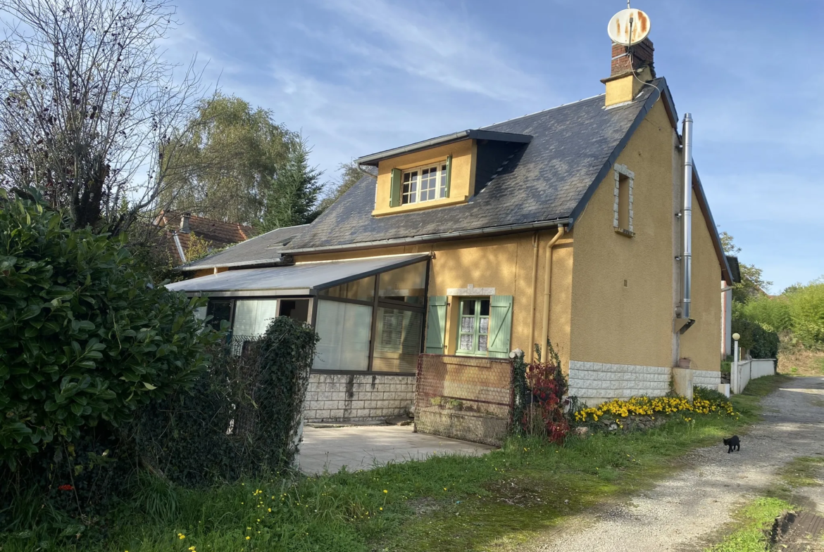 Maison de Campagne à St Meard sur 1,2 Hectare avec Garage 