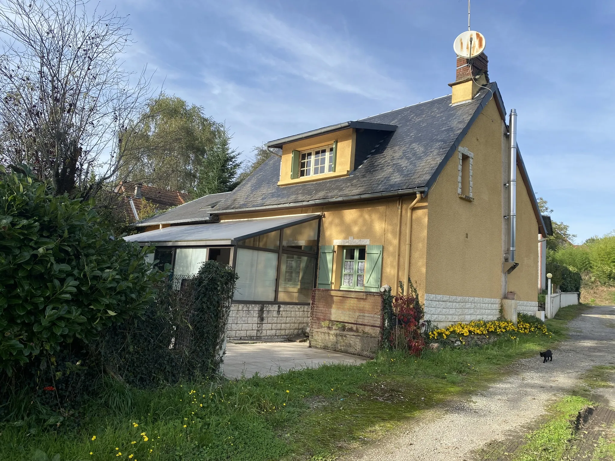 Maison de Campagne à St Meard sur 1,2 Hectare avec Garage 