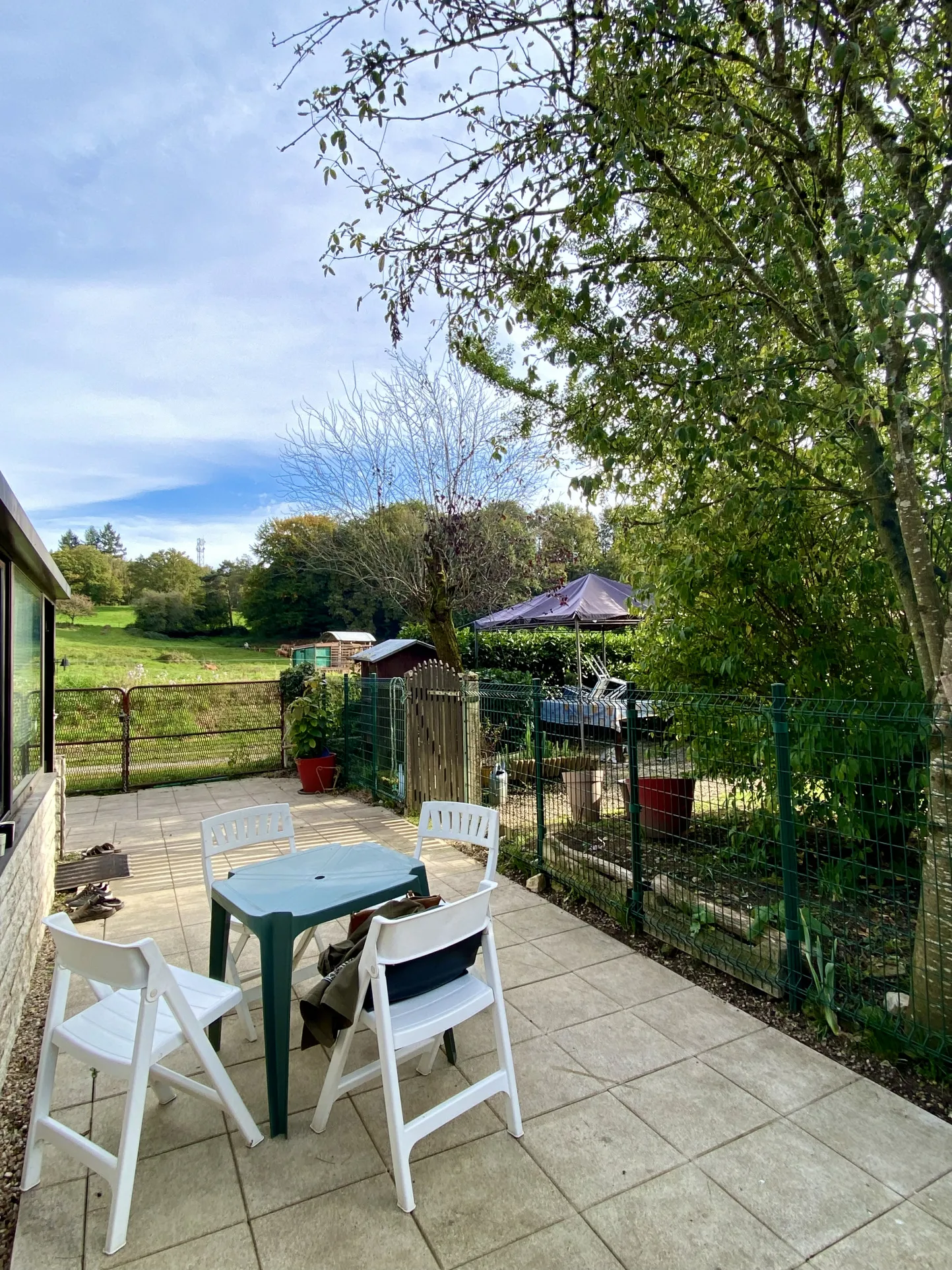 Maison de Campagne à St Meard sur 1,2 Hectare avec Garage 