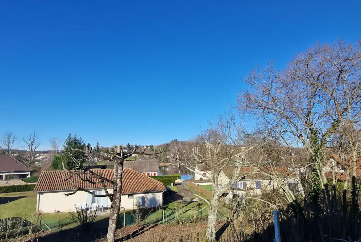 Maison familiale spacieuse avec jardin à Meuzac 