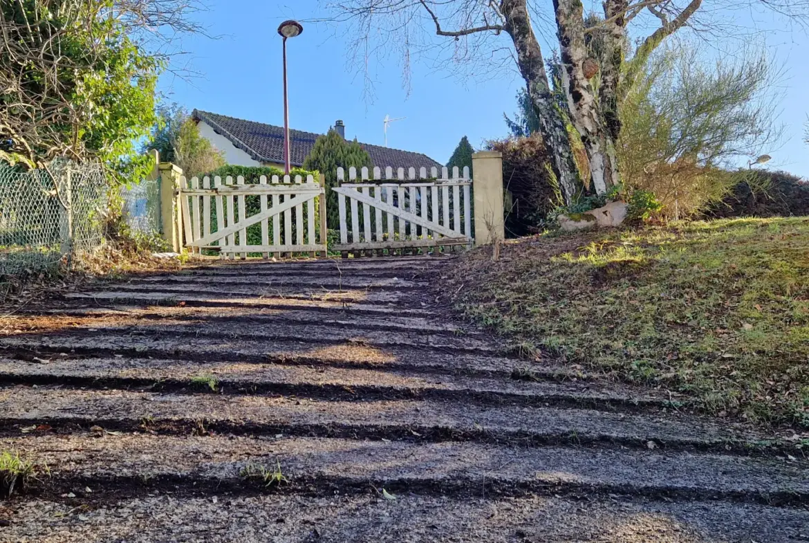 Maison familiale spacieuse avec jardin à Meuzac 