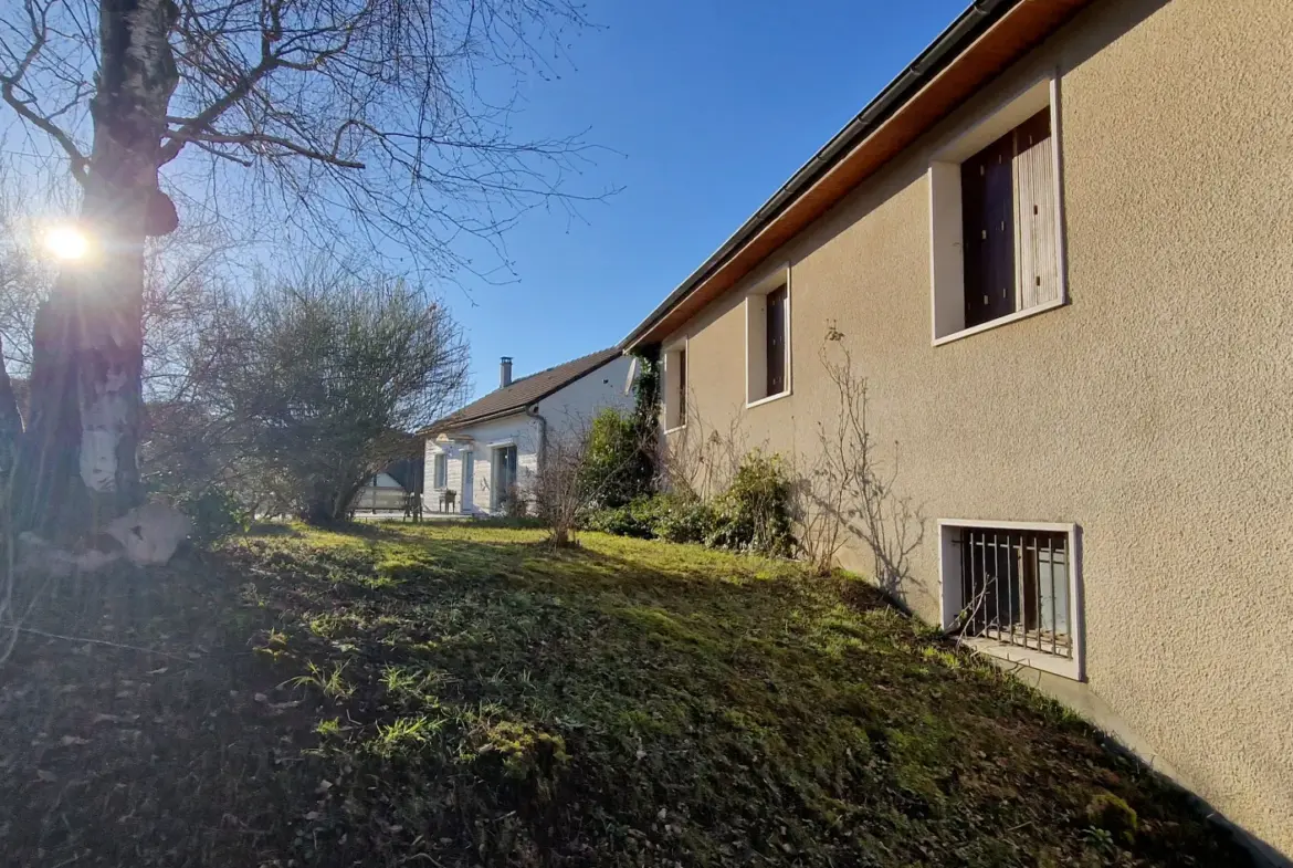 Maison familiale spacieuse avec jardin à Meuzac 