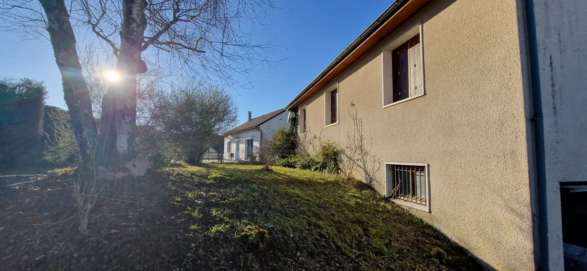 Maison familiale spacieuse avec jardin à Meuzac 