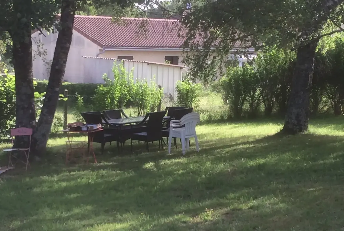 Maison familiale spacieuse avec jardin à Meuzac 