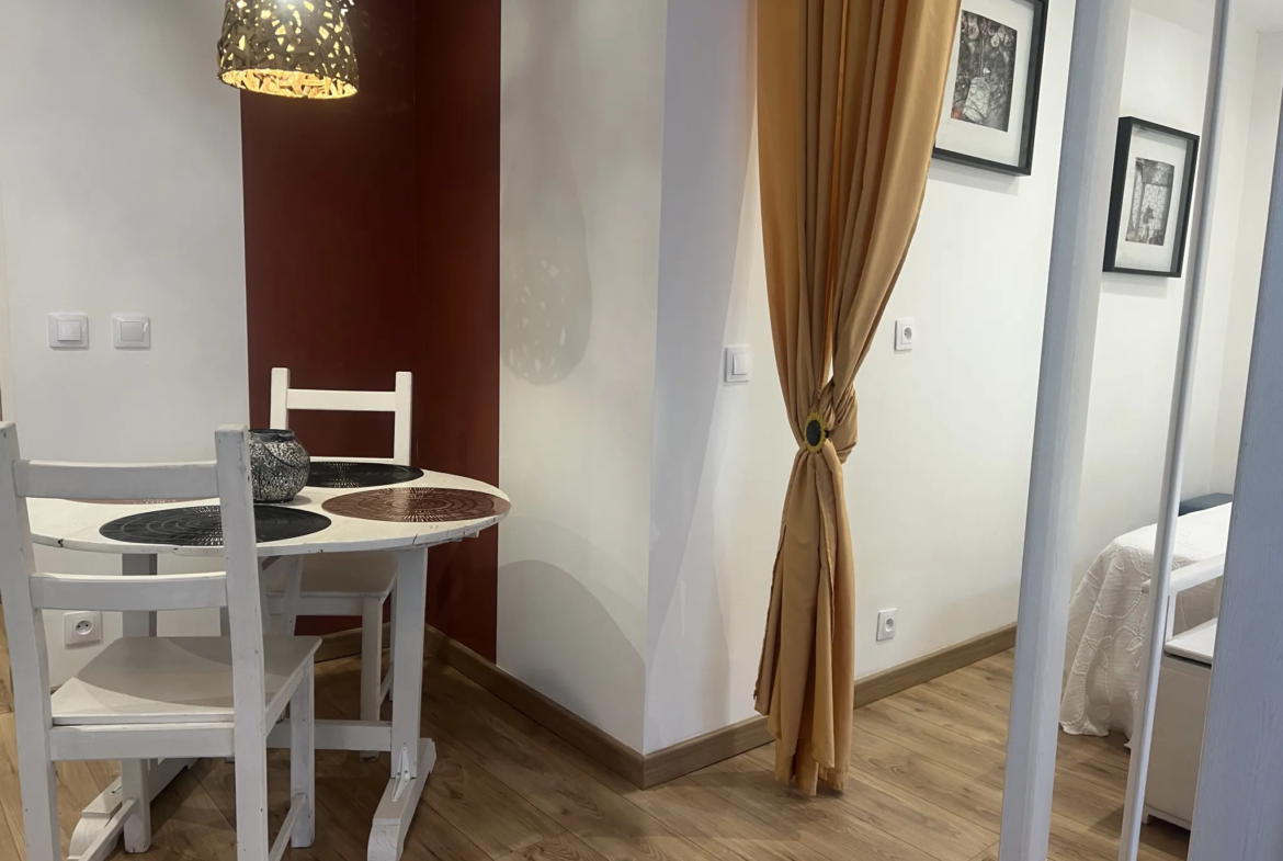 Appartement rénové avec 2 chambres à vendre à Port-Vendres 