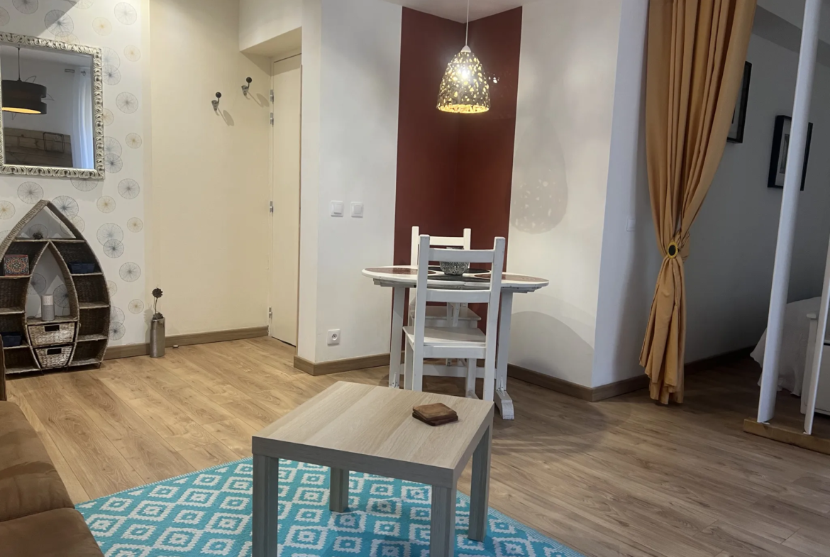 Appartement rénové avec 2 chambres à vendre à Port-Vendres 