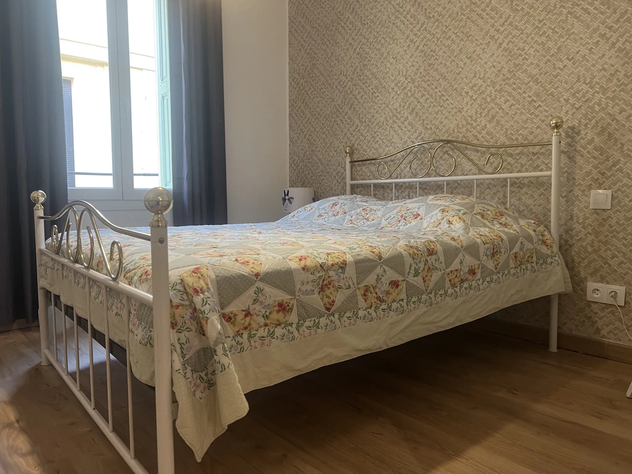 Appartement rénové avec 2 chambres à vendre à Port-Vendres 