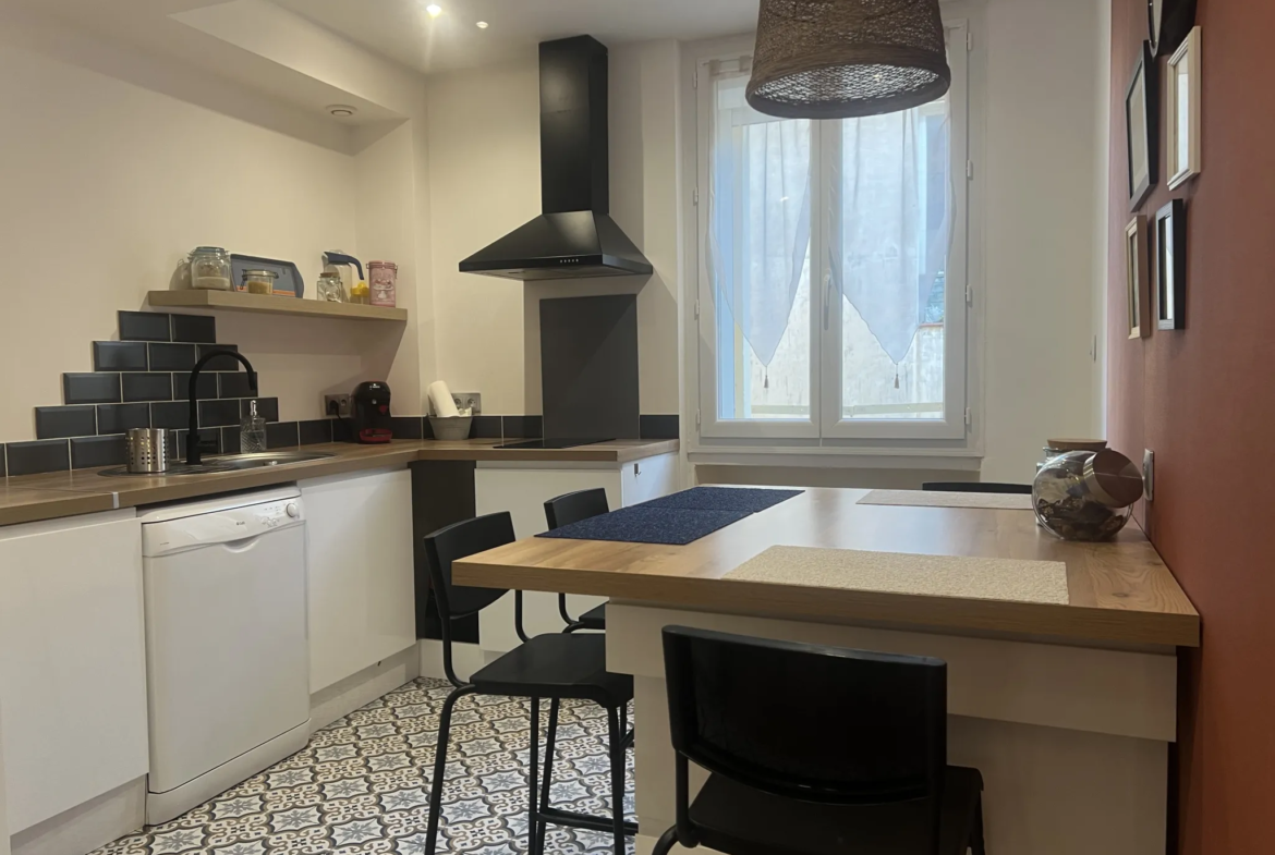 Appartement rénové avec 2 chambres à vendre à Port-Vendres 