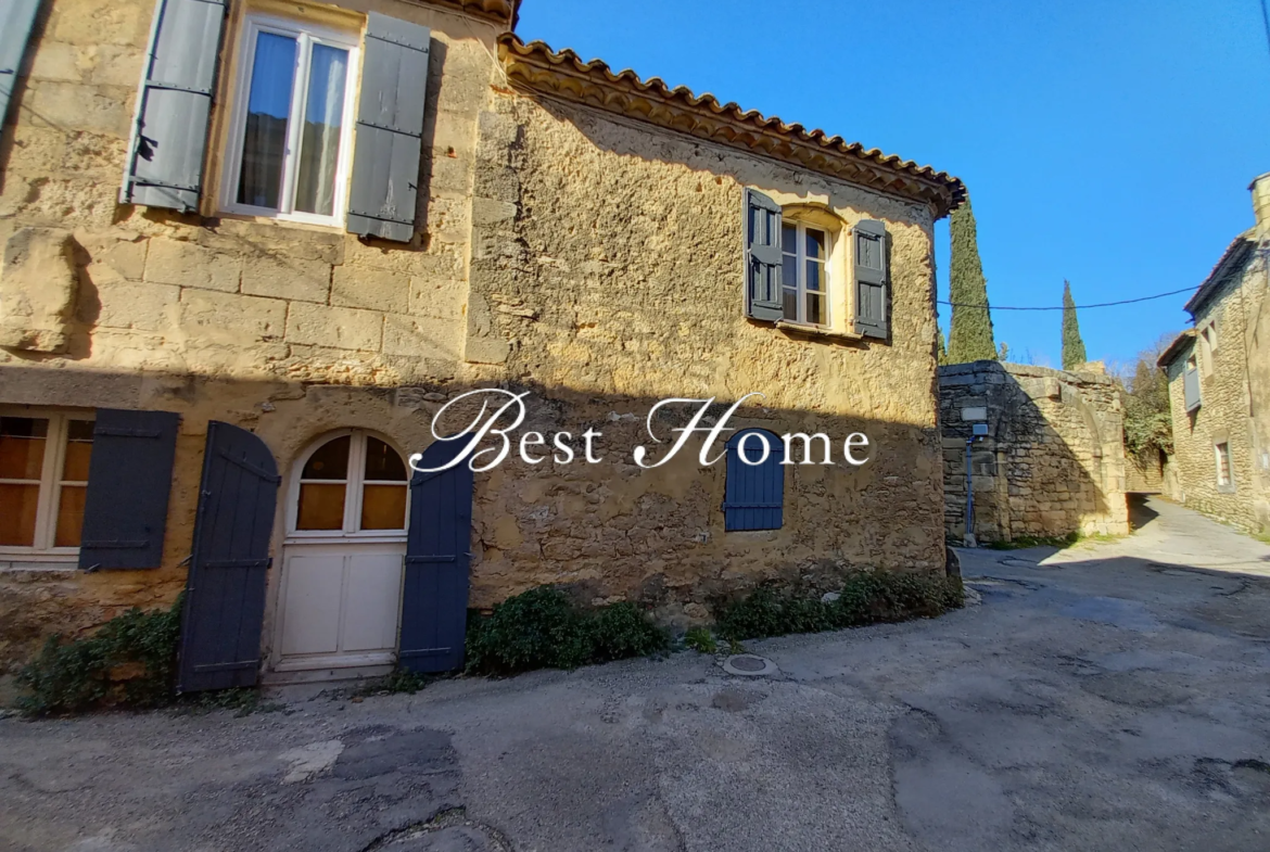 À vendre : Charmante maison de village à Sommières 