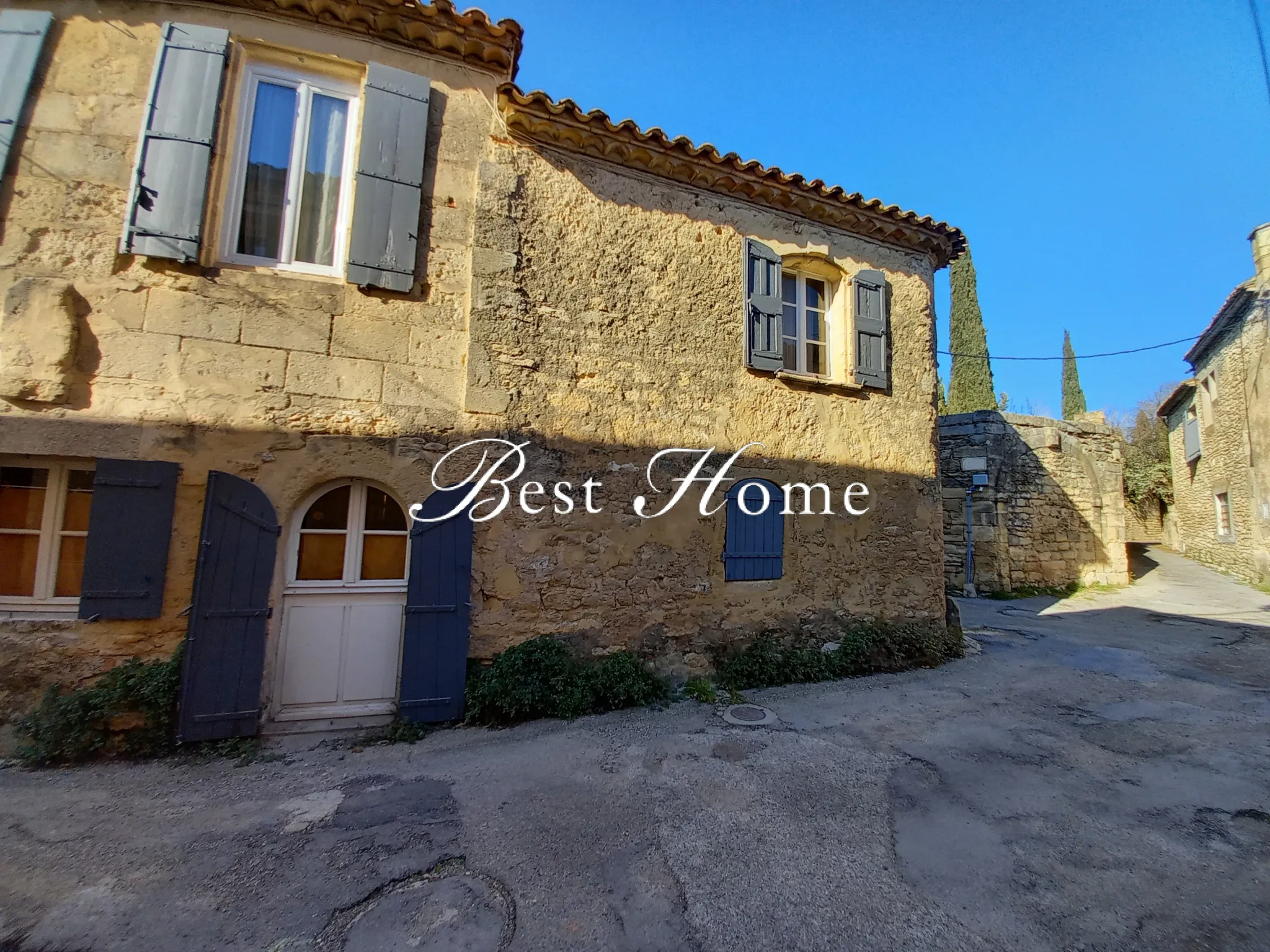 À vendre : Charmante maison de village à Sommières 