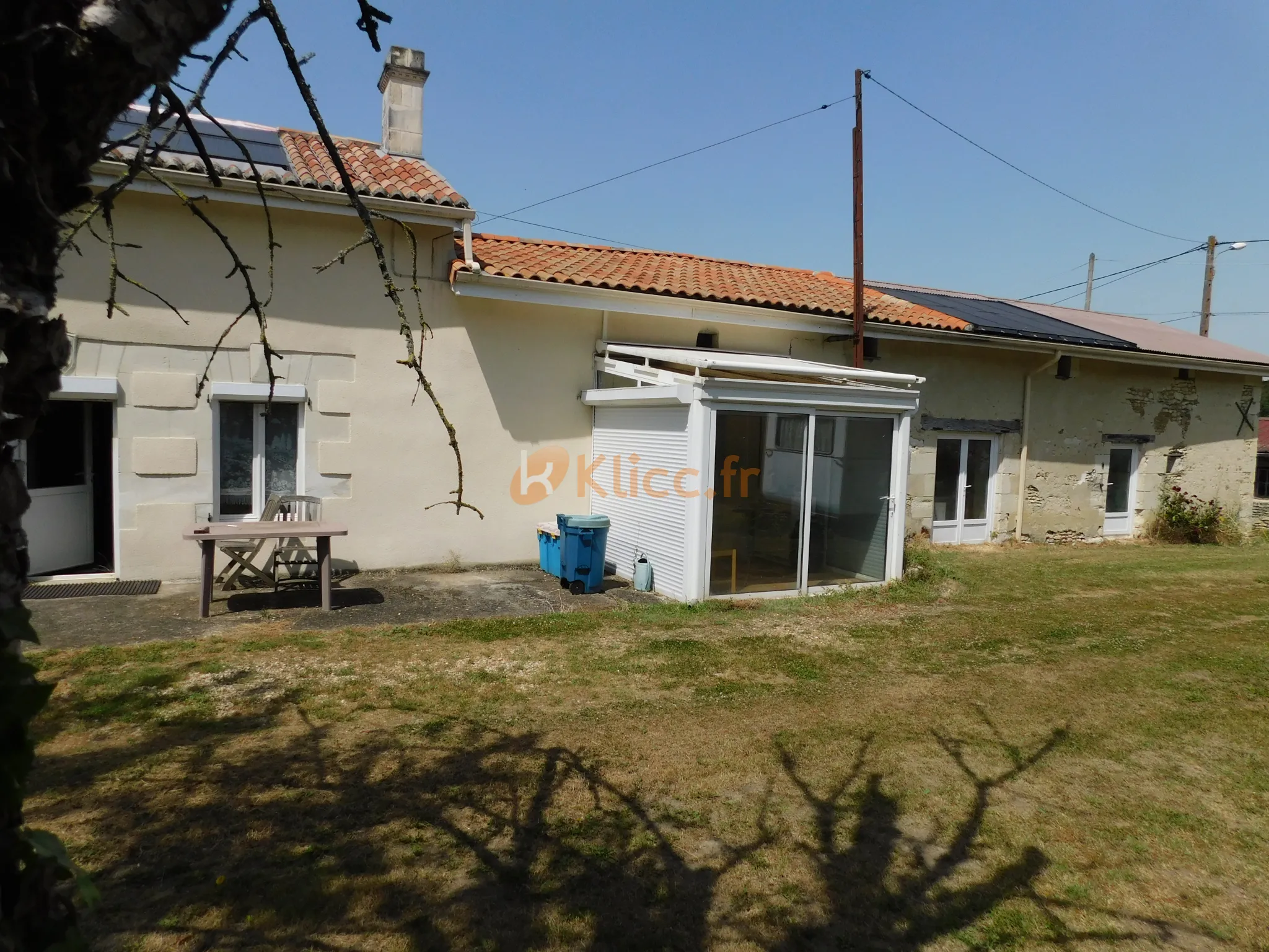 Corps de ferme rénové à Doussay, 3 pièces et 1805 m² de terrain 