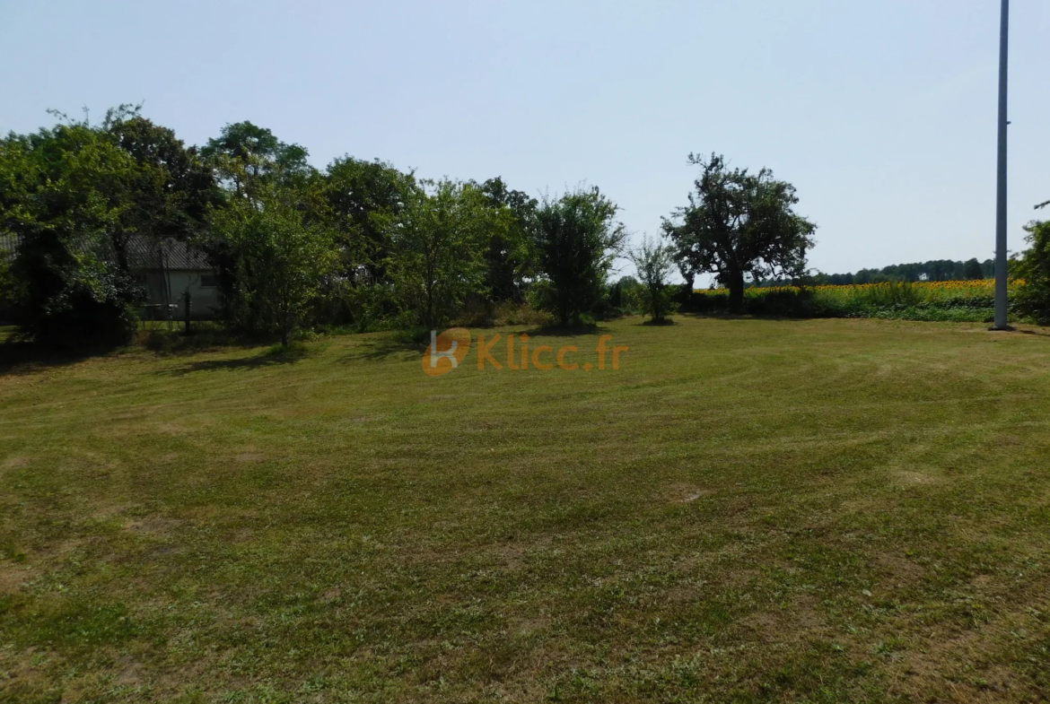 Corps de ferme rénové à Doussay, 3 pièces et 1805 m² de terrain 