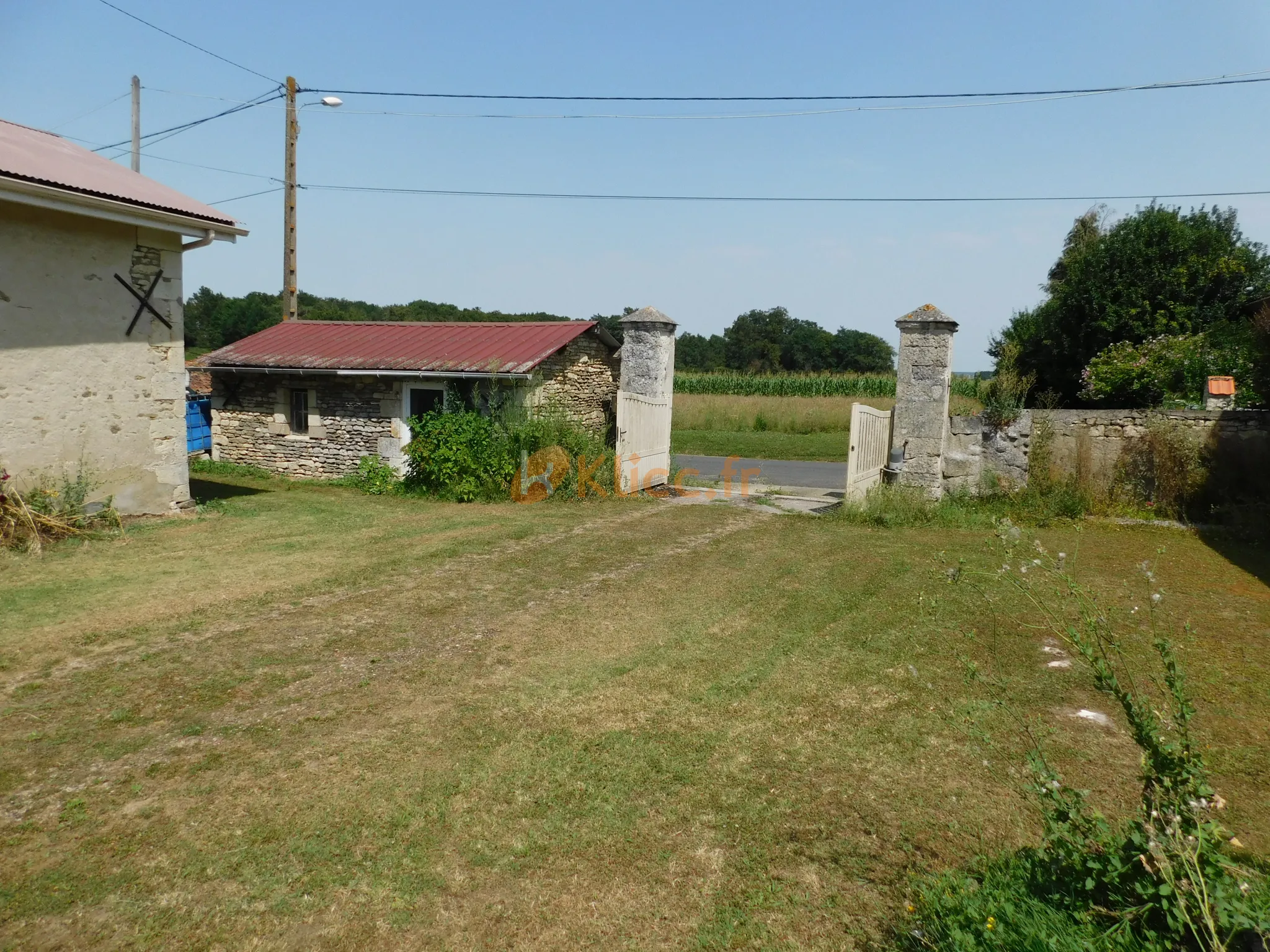 Corps de ferme rénové à Doussay, 3 pièces et 1805 m² de terrain 