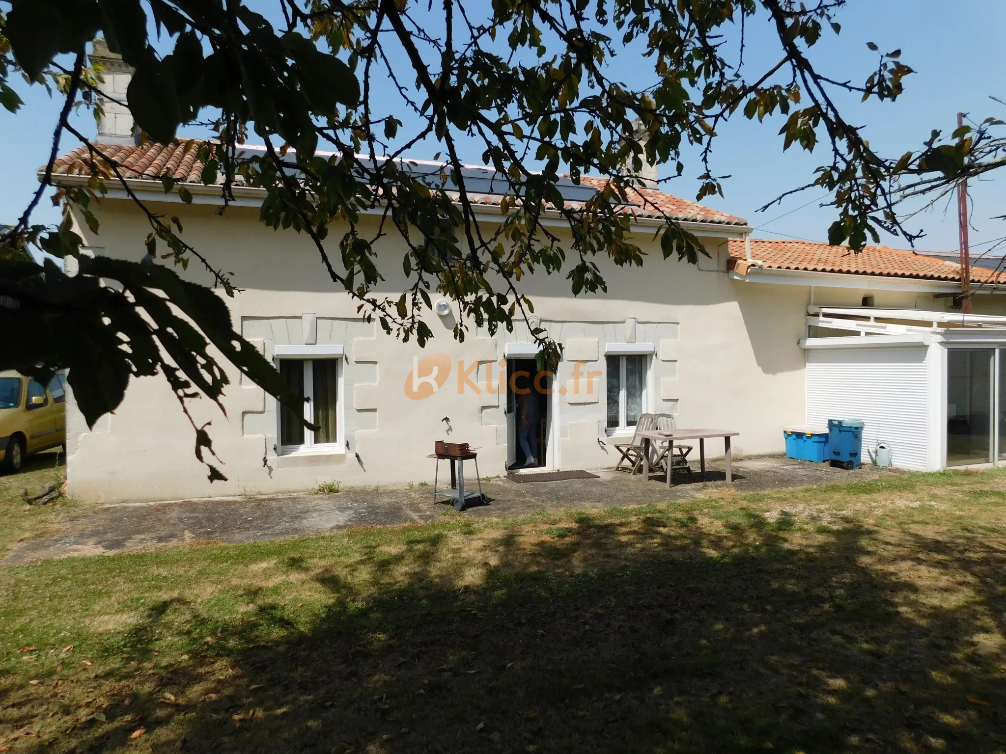 Corps de ferme rénové à Doussay, 3 pièces et 1805 m² de terrain 