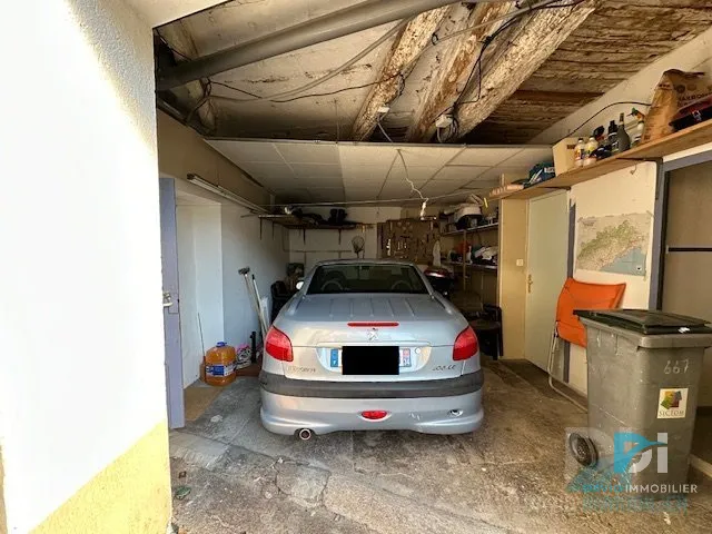 Charmante maison de village à Montblanc avec garage et vue sur l'église 