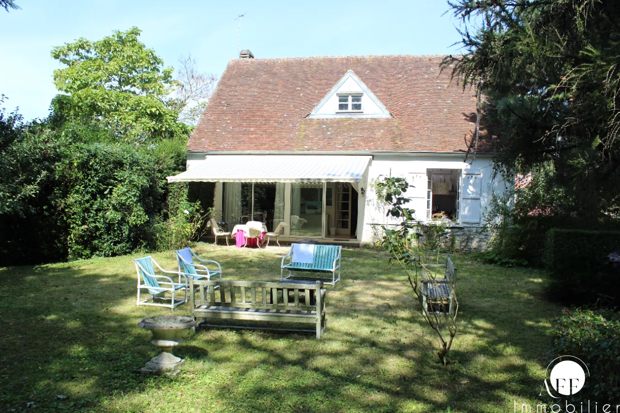 Maison de charme à Beton Bazoches avec jardin et garage 