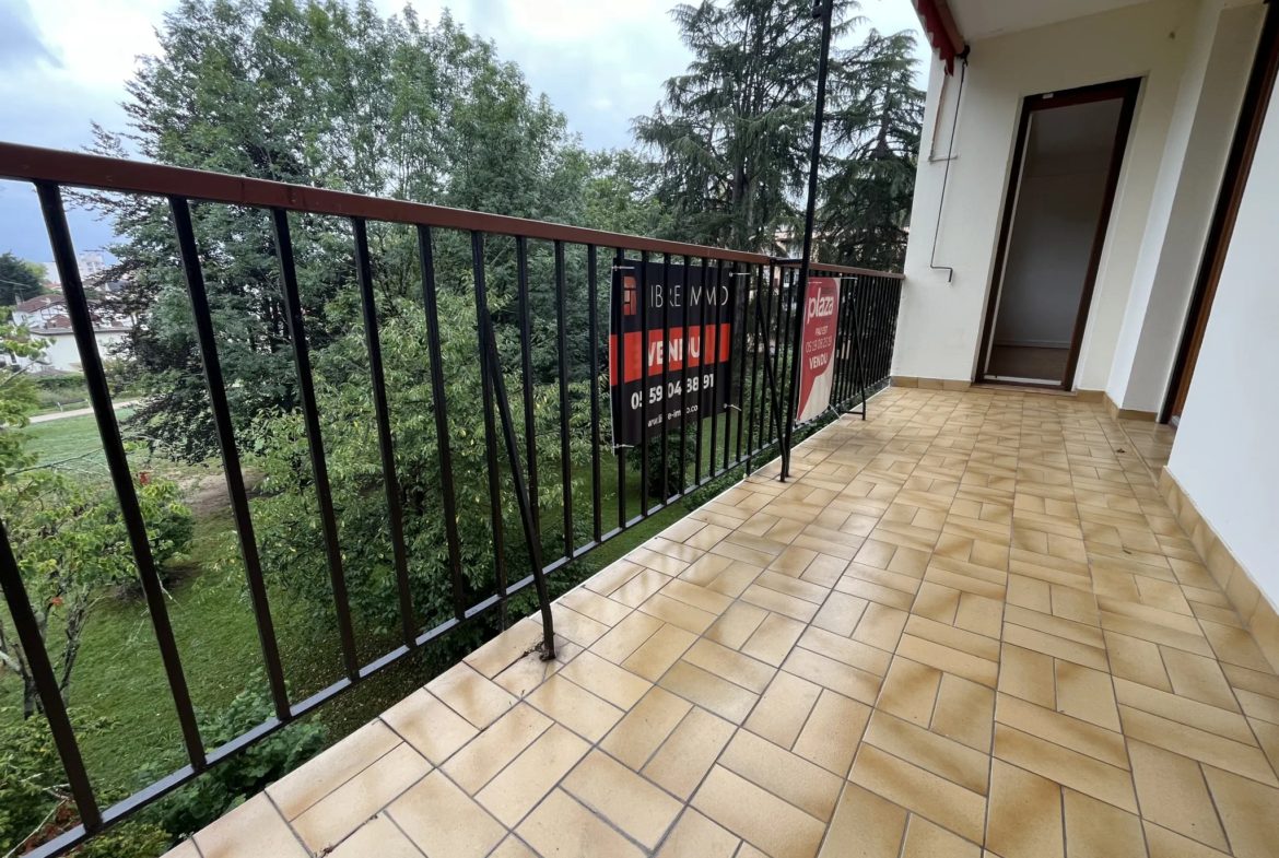 Appartement T4 Pau - Vue sur Pyrénées, Garage et Cave 