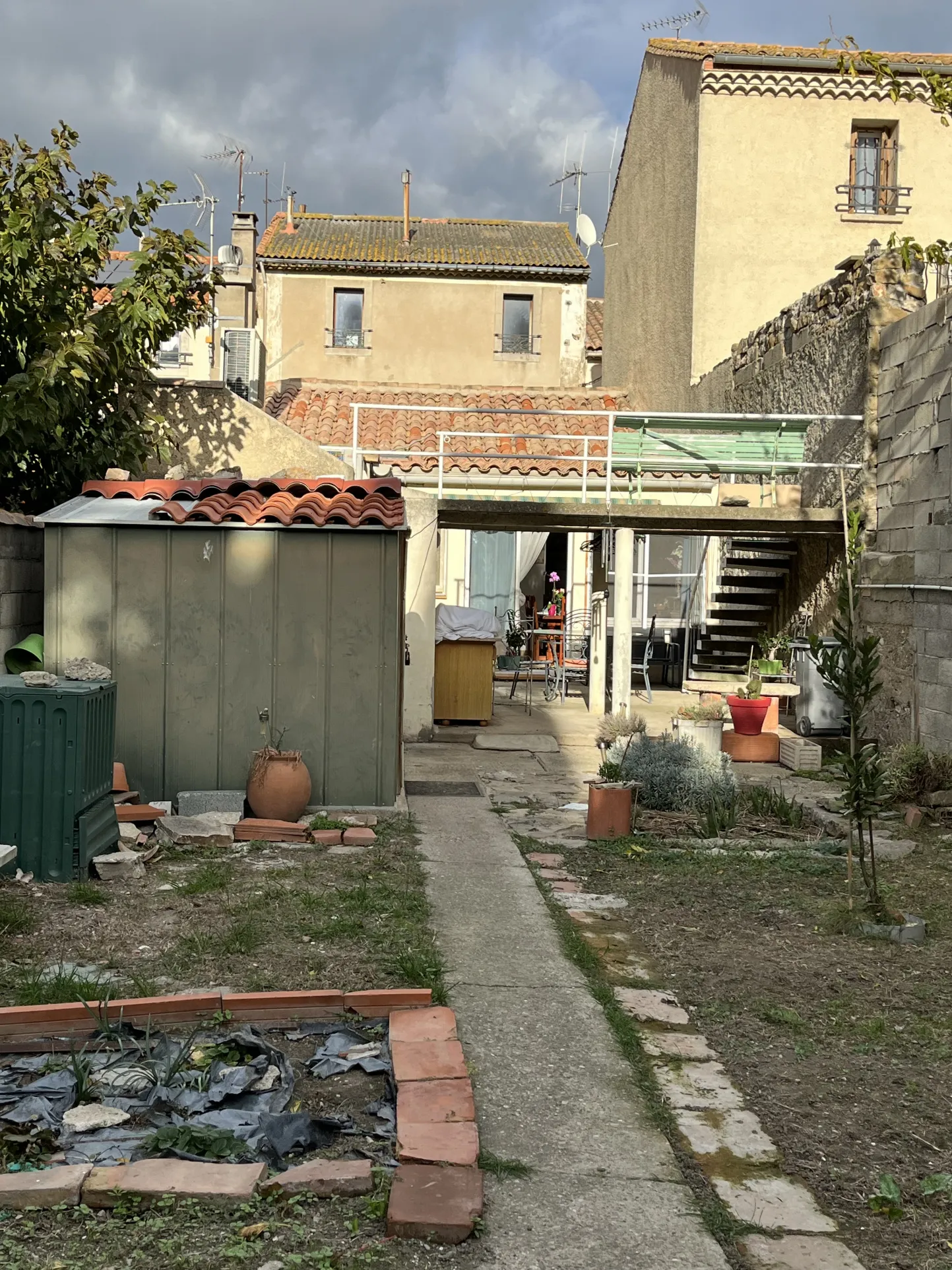 Maison de plain-pied avec jardin et garage à Lezignan-Corbieres 