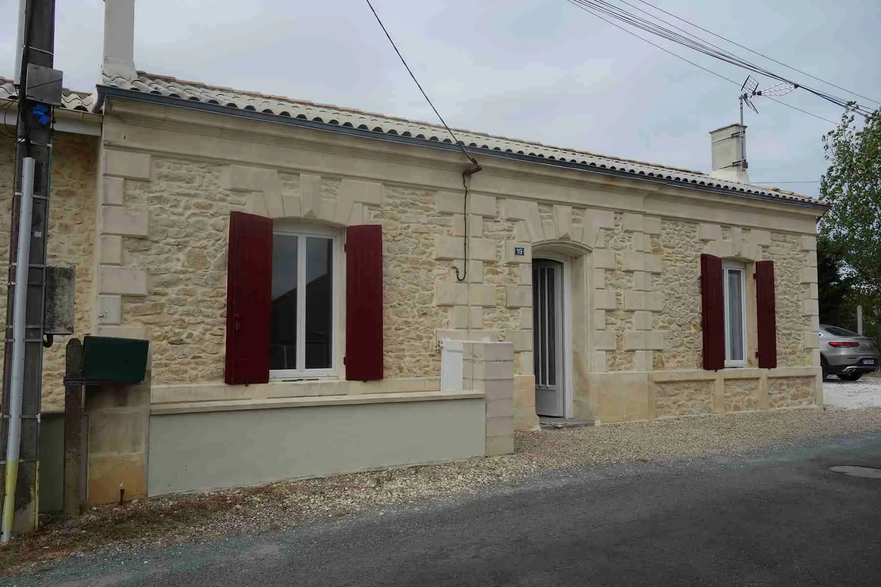 Maison en pierre rénovée avec jardin à Saint-Ciers-sur-Gironde 