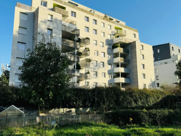 Spacieux T5 à Grenoble avec terrasse et vue dégagée