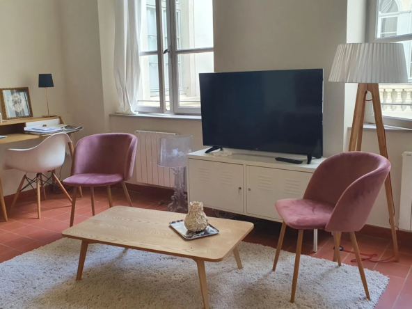 Bel appartement 3 pièces à vendre dans le centre historique de Nîmes