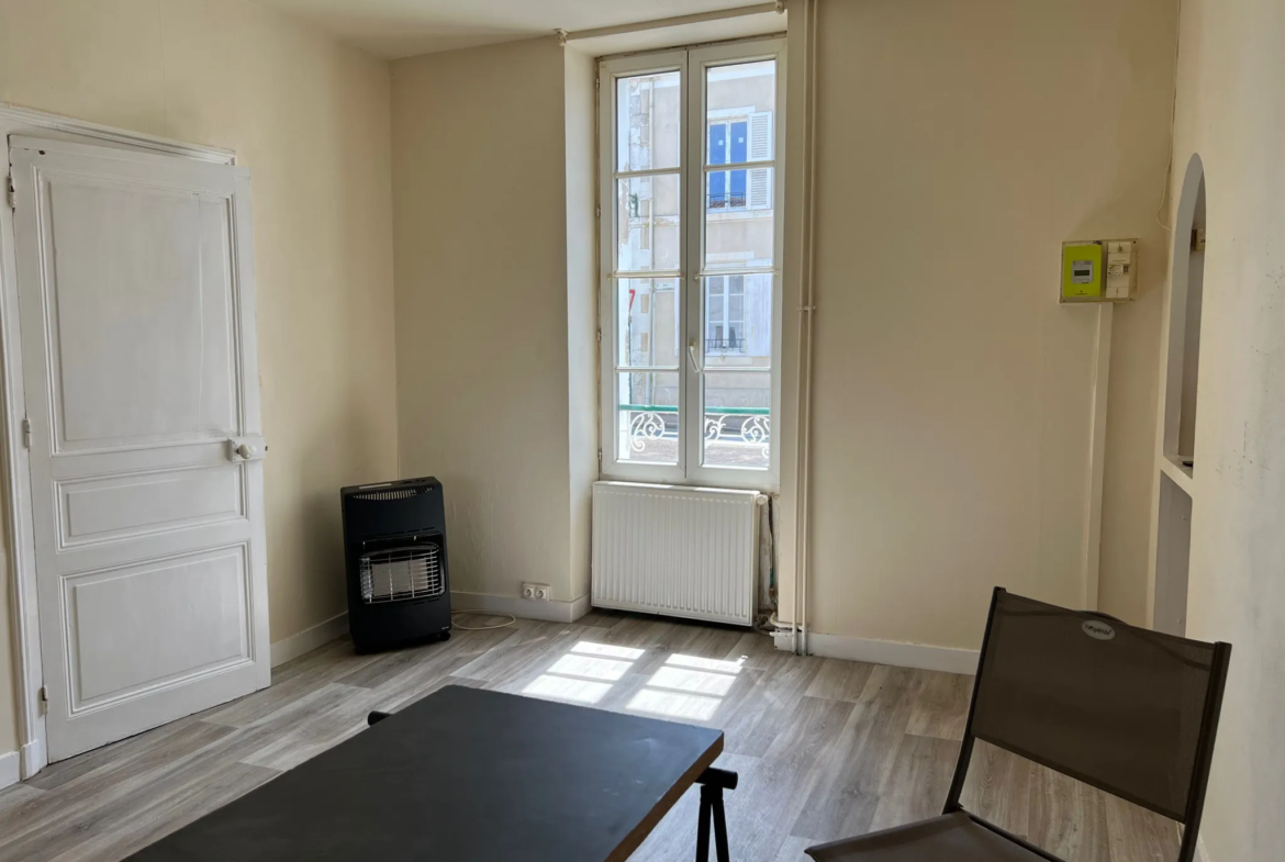 Maison à rénover de 124 m² à Sainte Hermine avec jardin et garage 