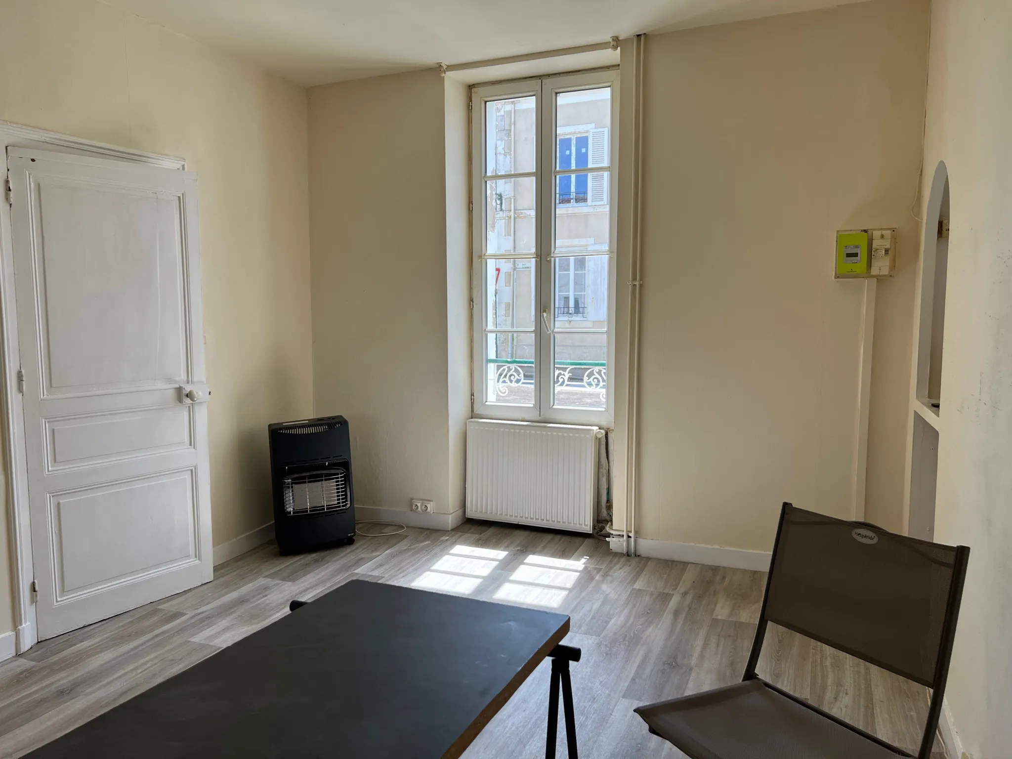 Maison à rénover de 124 m² à Sainte Hermine avec jardin et garage 