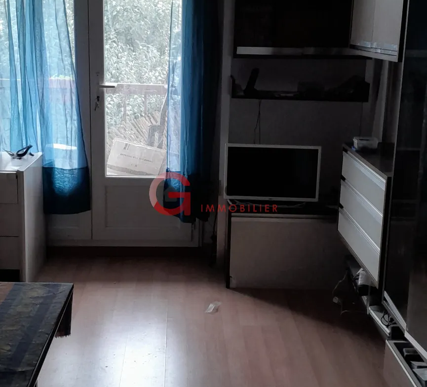 Appartement T3 à vendre avec cave et stationnement à Salon de Provence 