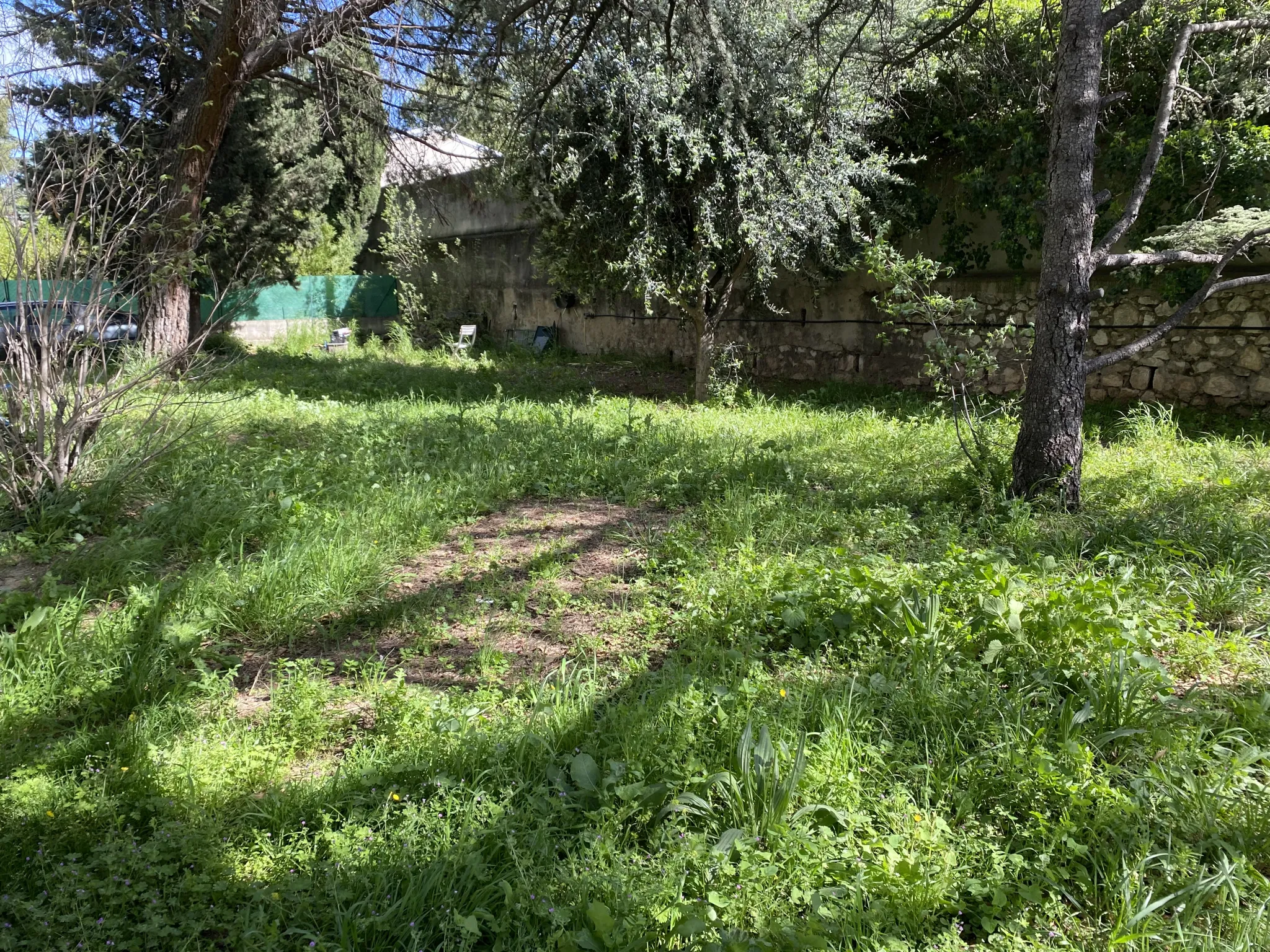 Terrain viabilisé de 400 m² à Marseille, à vendre 