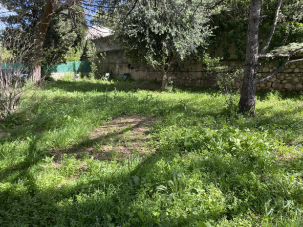 Terrain viabilisé de 400 m² à Marseille, à vendre