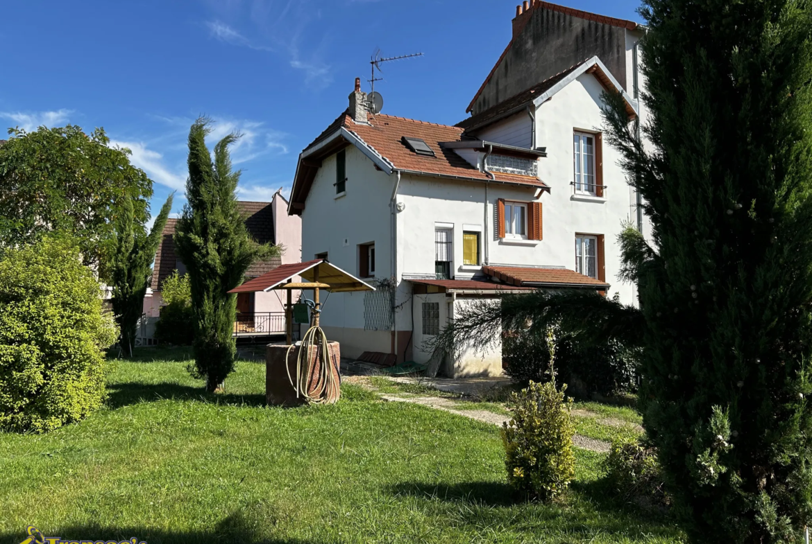 Maison 3 pièces 86m2 avec garages et terrain à Saint-Yorre 