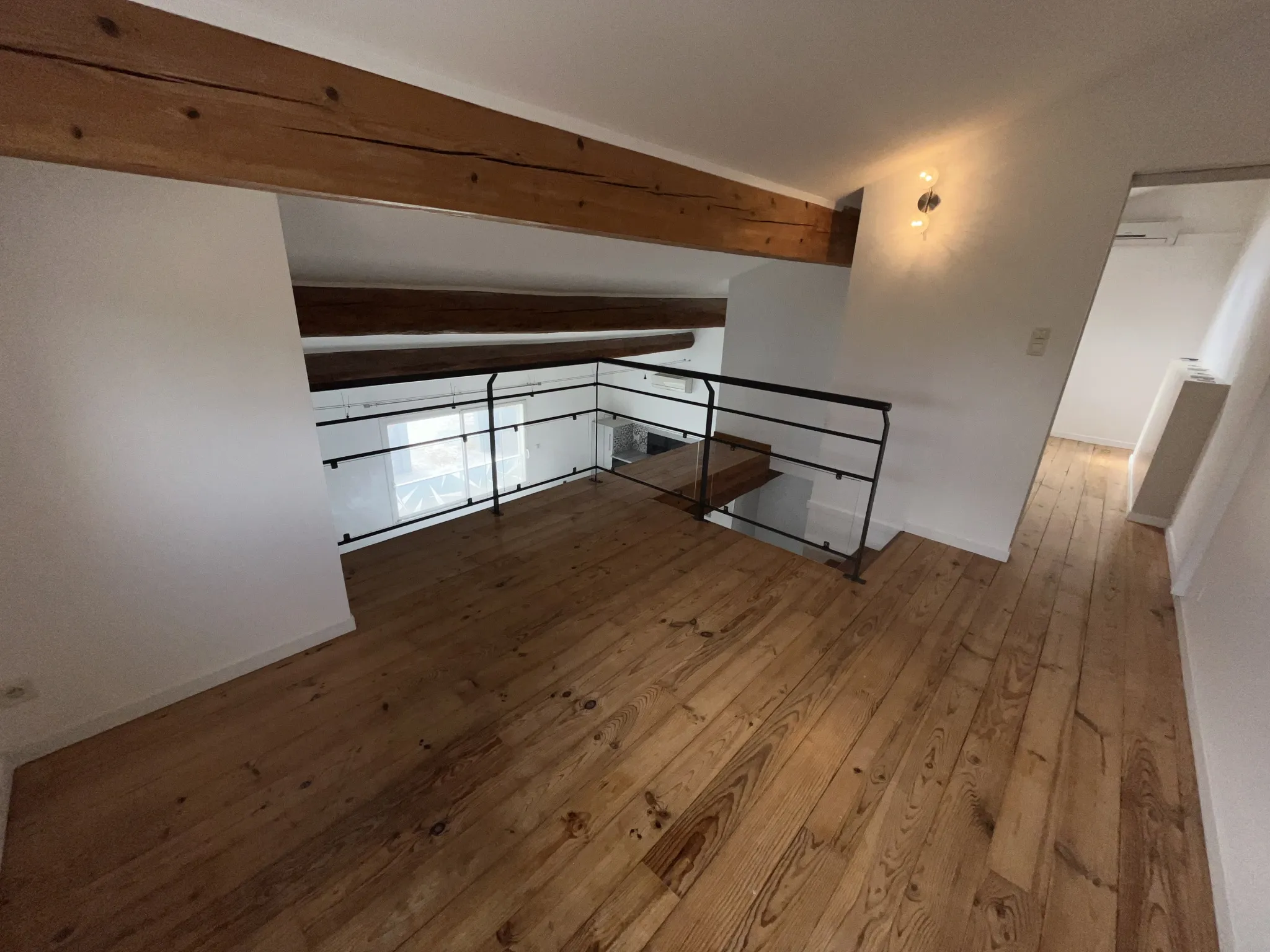 Maison rénovée 3 chambres à Conilhac-Corbières 