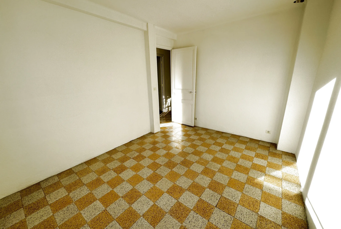 Appartement 3 pièces avec jardin privatif et garage à Magagnosc 