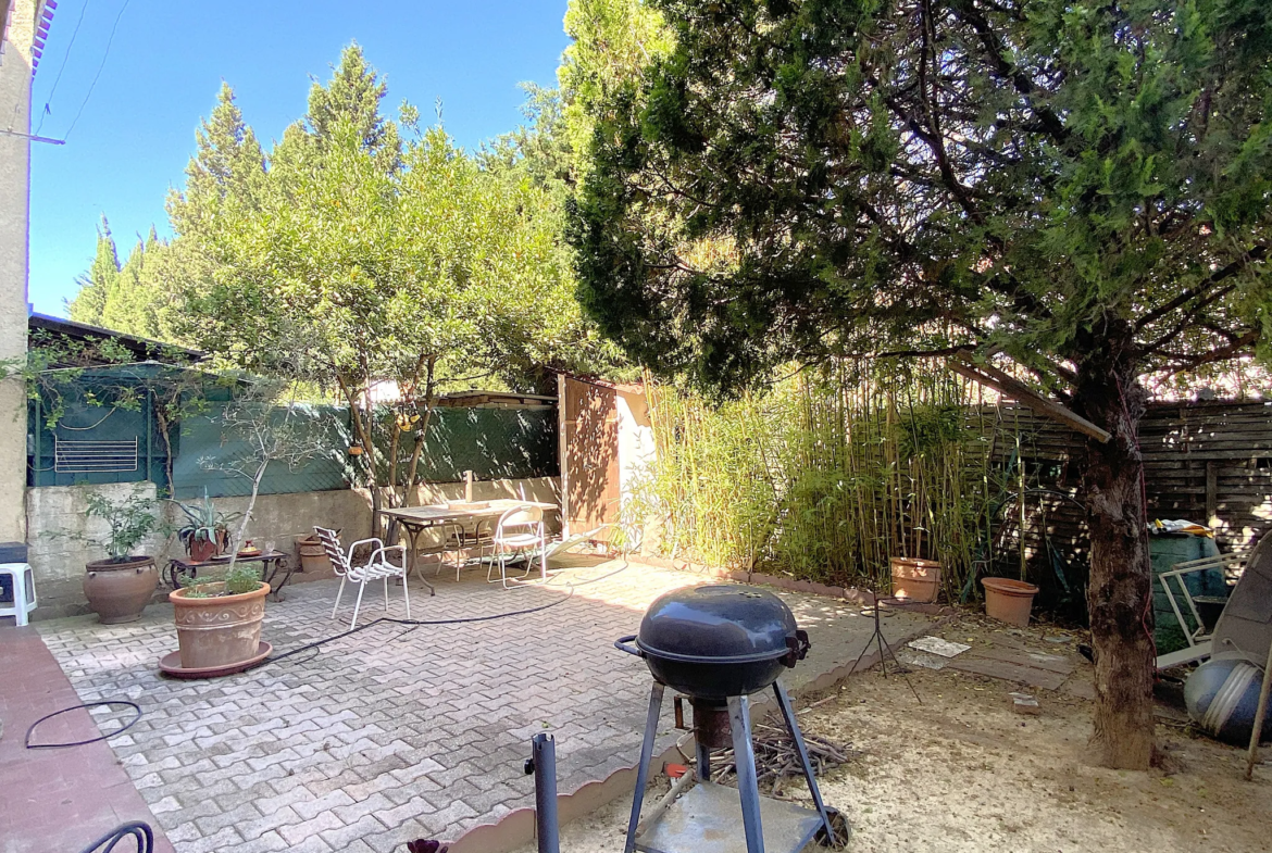 Maison de Ville avec Jardin et Garage à Perpignan Sud 