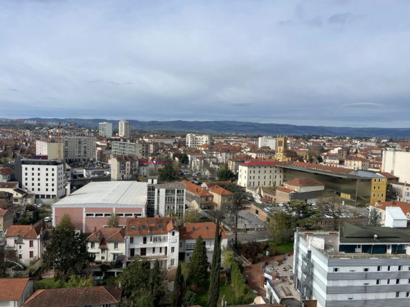 Appartement 106 m² avec vue sur Roanne dans résidence sécurisée