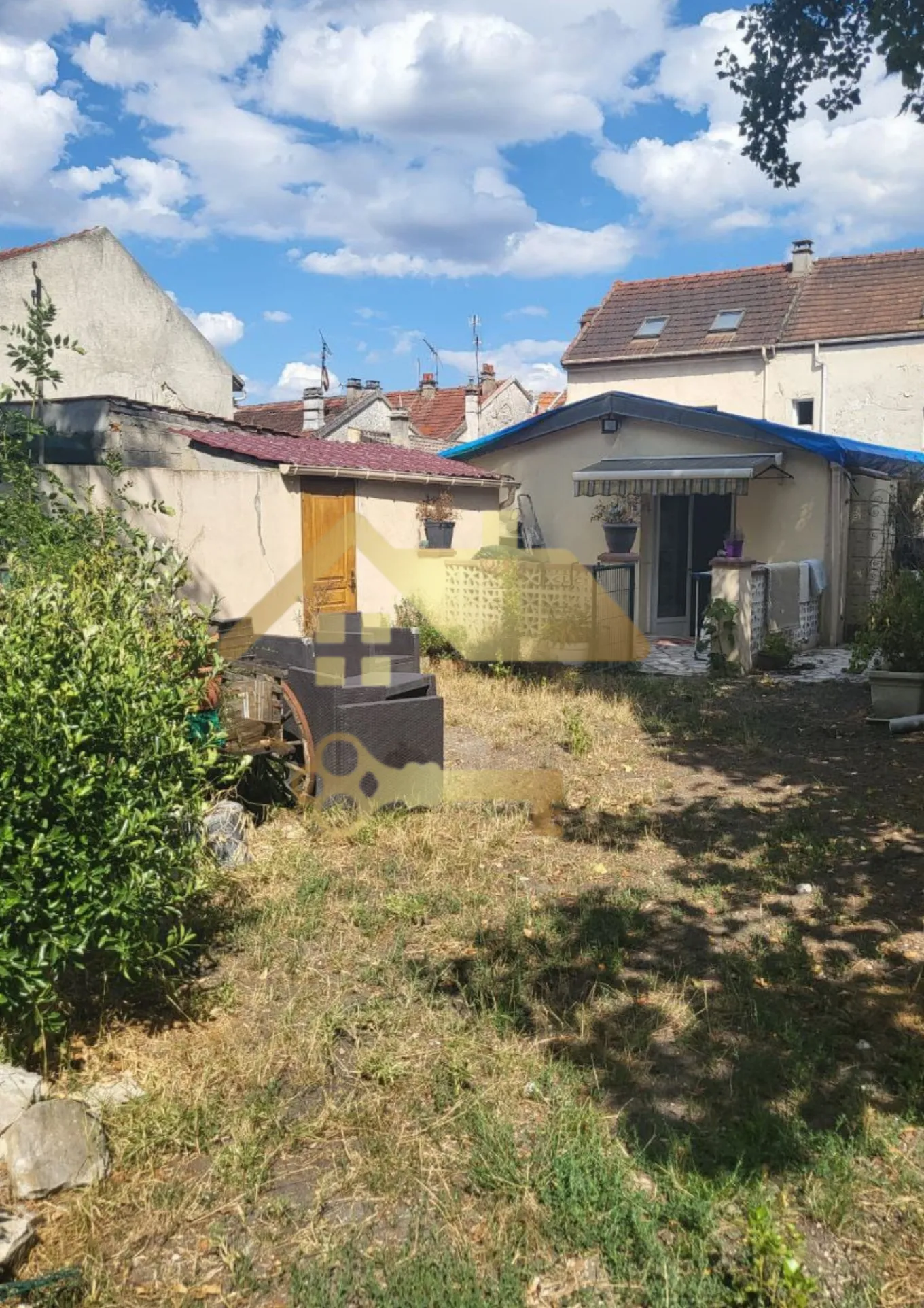 Maison avec potentiel à Vaujours - 239 000 € 