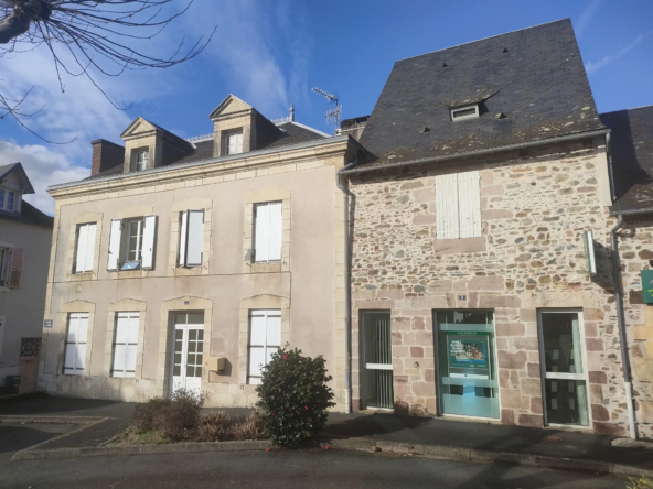 Immeuble à vendre à Juillac - 258 m² avec locaux commerciaux