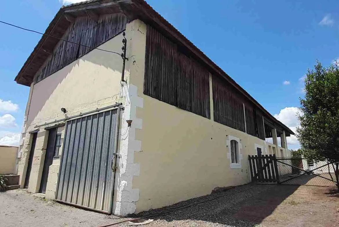 Maison en pierre de 1929 rénovée à St Aubin de Blaye 