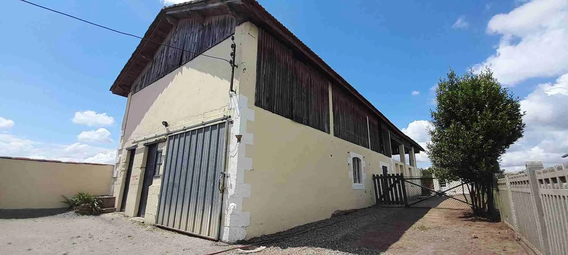 Maison en pierre de 1929 rénovée à St Aubin de Blaye 