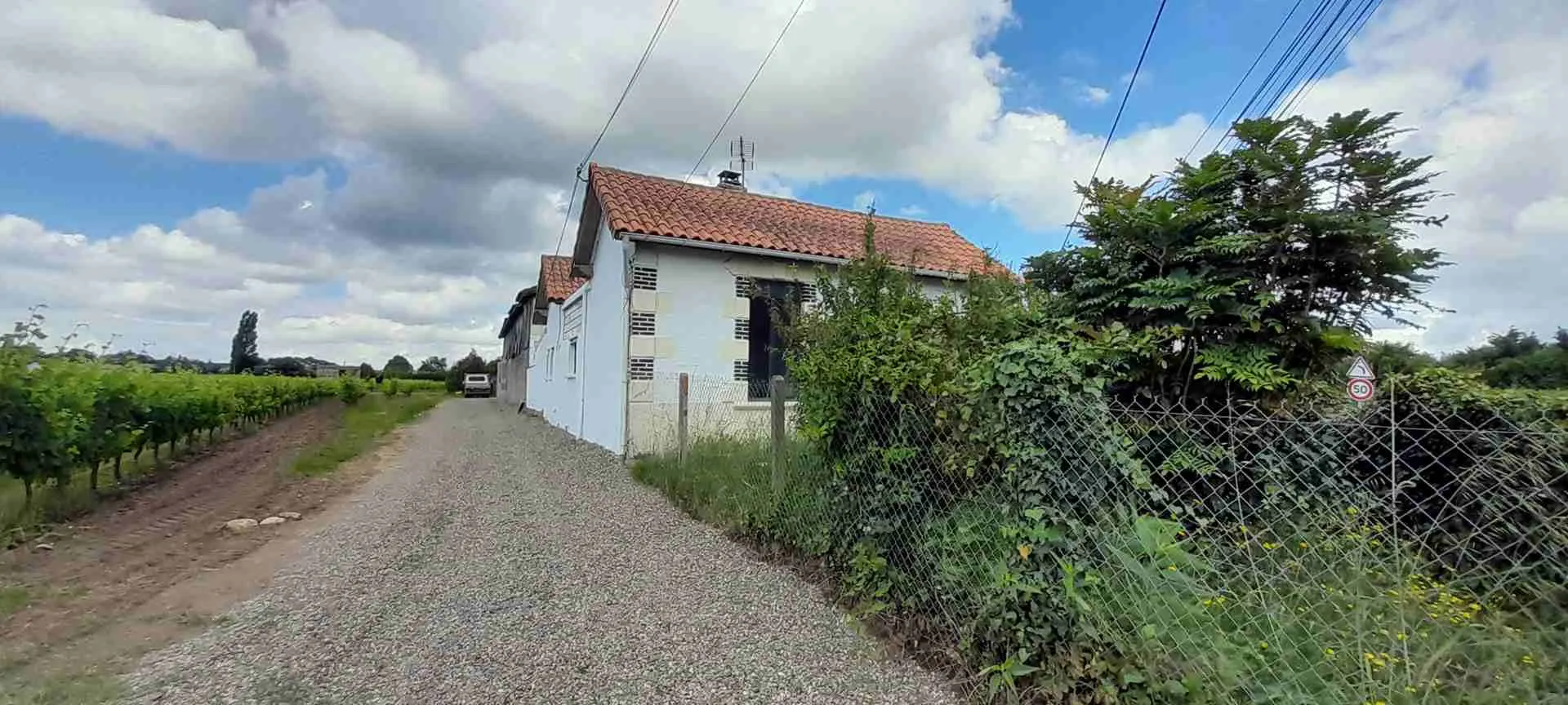 Maison en pierre de 1929 rénovée à St Aubin de Blaye 