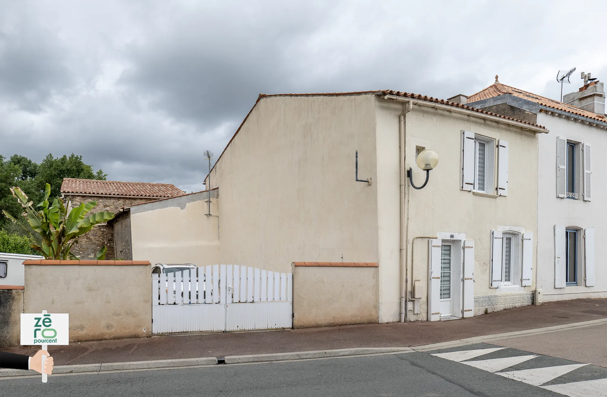 Charmante maison rénovée de 145 m² à Mareuil sur Lay avec grand jardin 