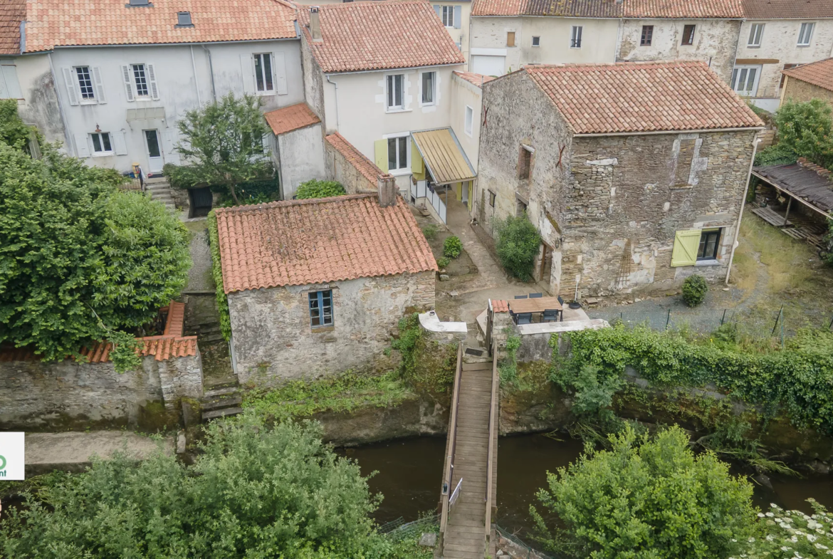 Charmante maison rénovée de 145 m² à Mareuil sur Lay avec grand jardin 